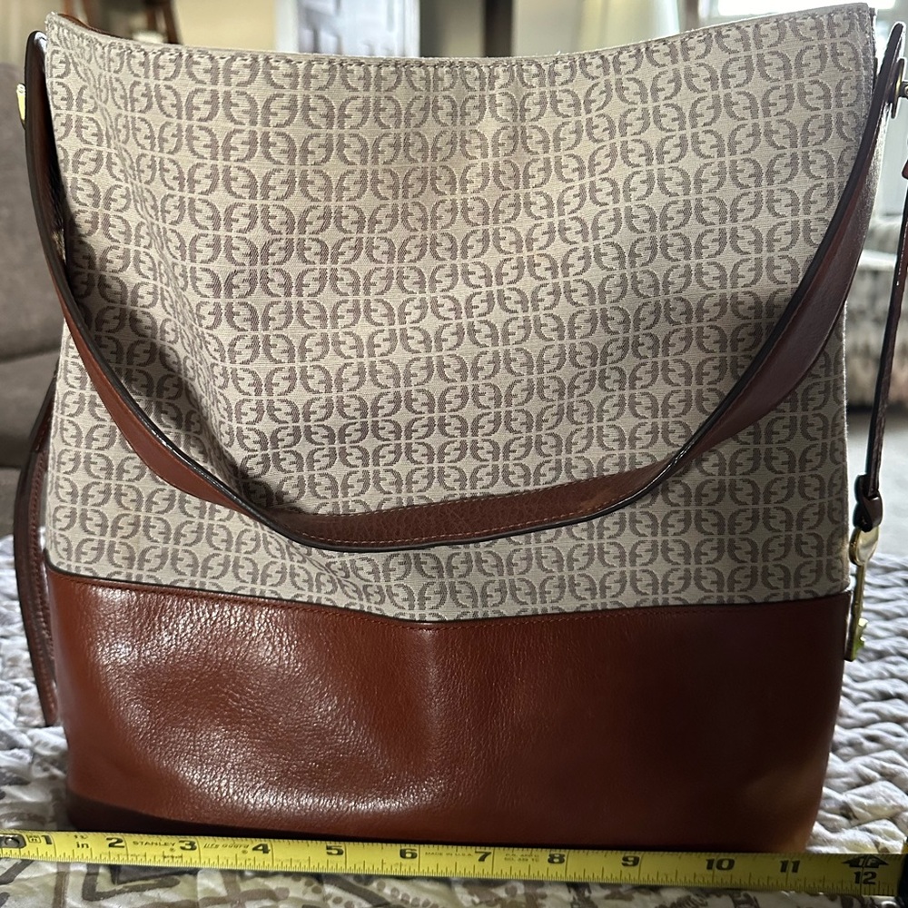Fossil purse